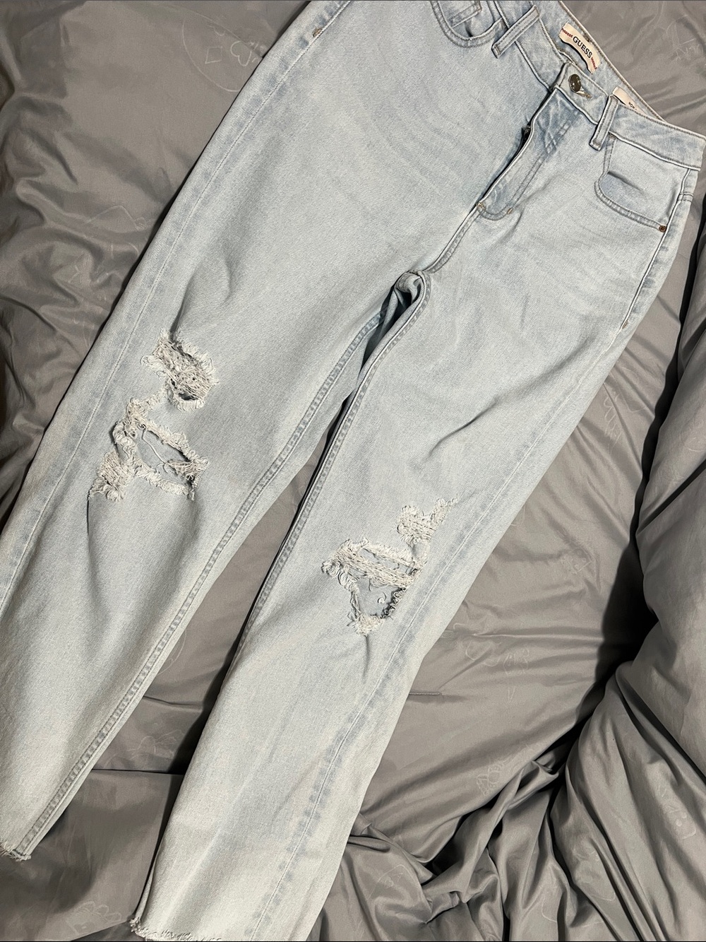 Guess Light Wash Ripped Skinny Jeans
